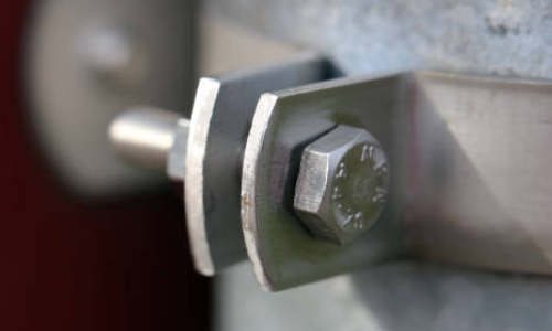 What are the application industries of bolts